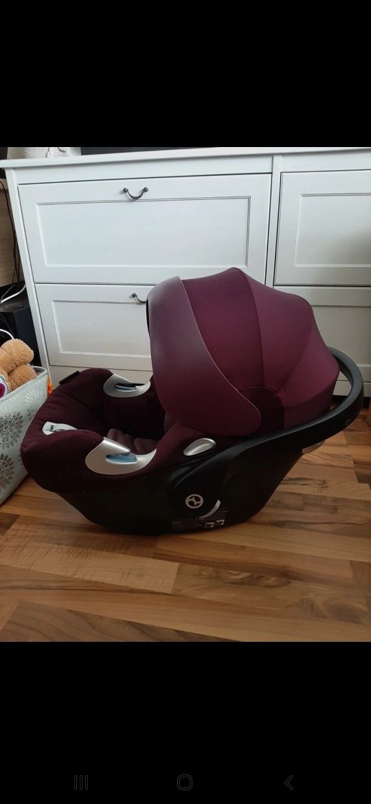 Cybex aton q w kolorze grape juice