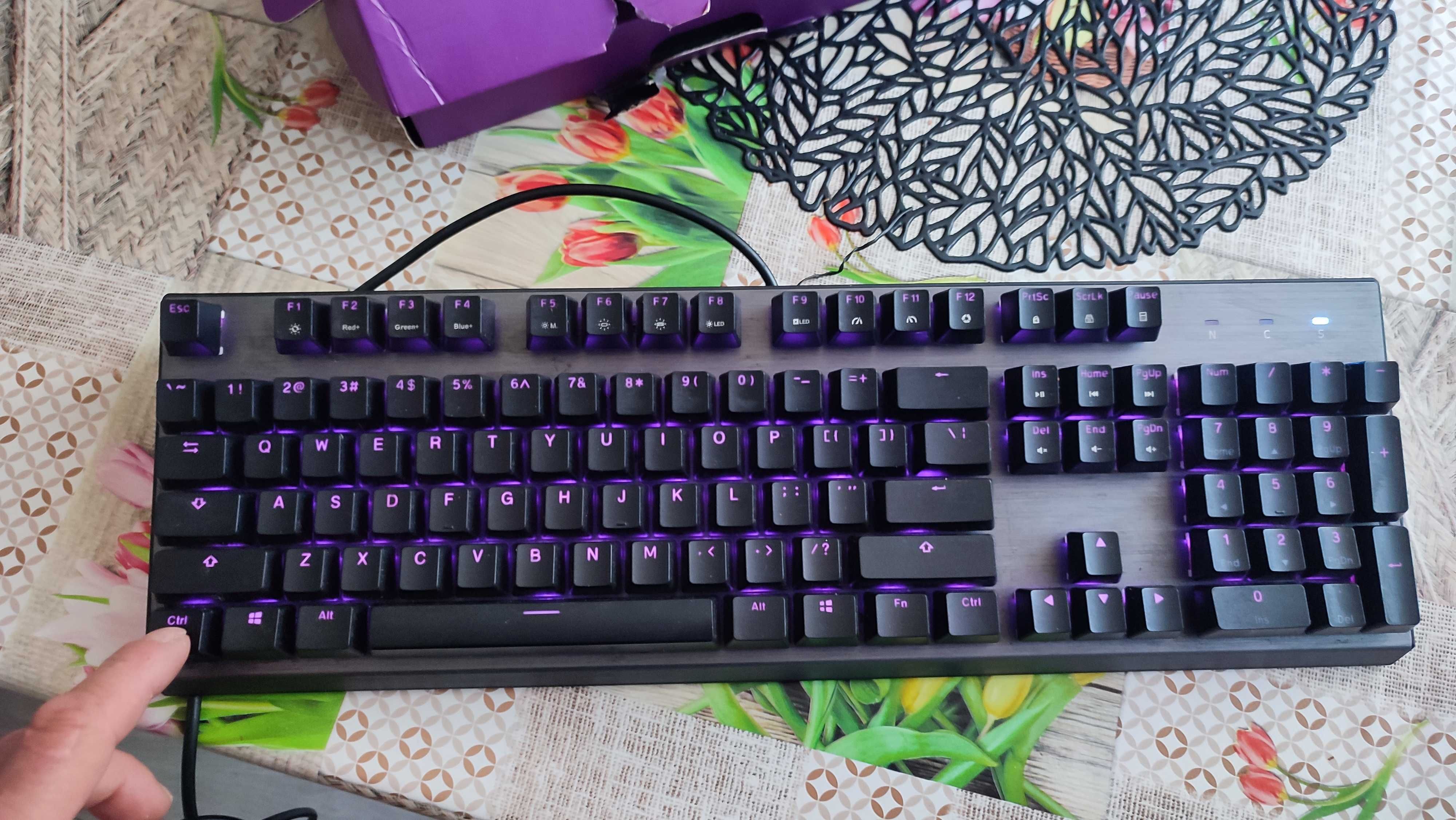 klawiatura mechaniczna cooler master