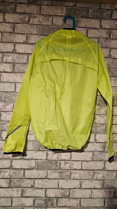 Kurta przeciwdeszczowa rowerowa z Decathlon
