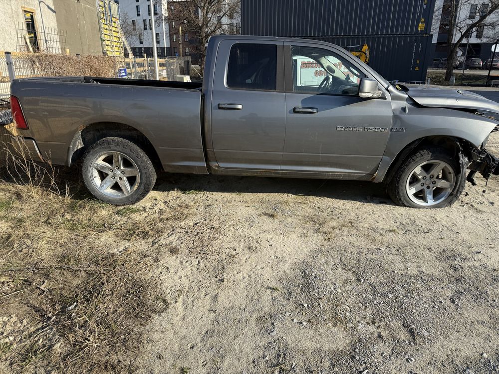 Dodge ram 1500. 2012 rok 5.7 hemi