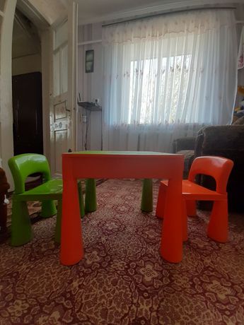 Детский стол со стульчиками