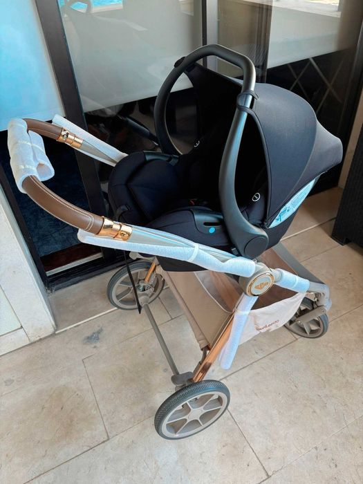 carrinho de bebê TRIO novo