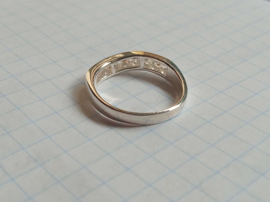 Delikatny pierścionek z cyrkoniami Obrączka r. 13 16,5 mm ze Sr 925