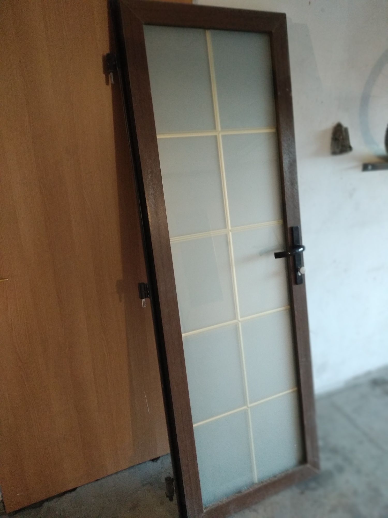 Drzwi łazienkowe plastikowe z futryną