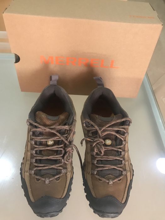 Tenis da marca Merreli