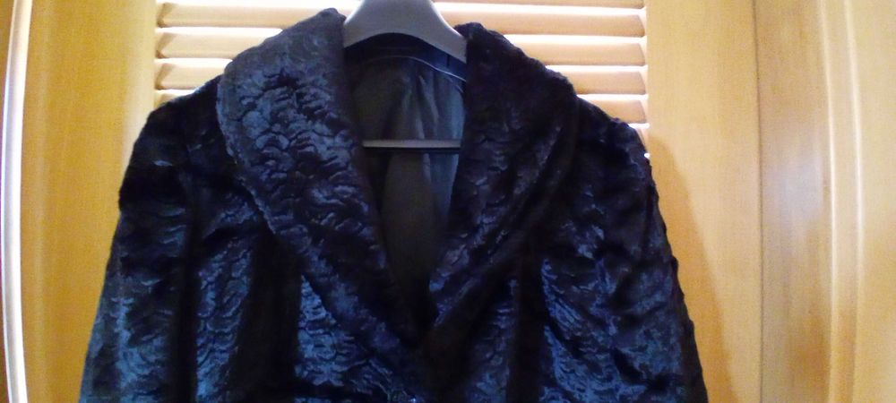 Lindíssimo Casaco Longo Astracan Preto!