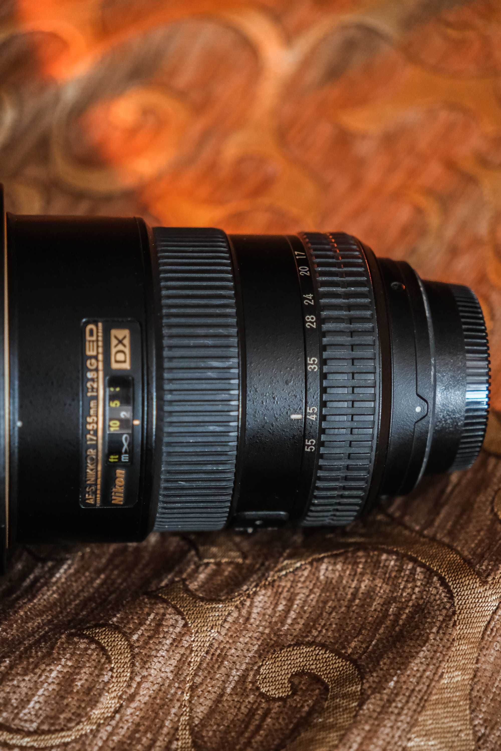 Об'єктив Nikon 17-55mm f2.8G AF-S IF ED DX