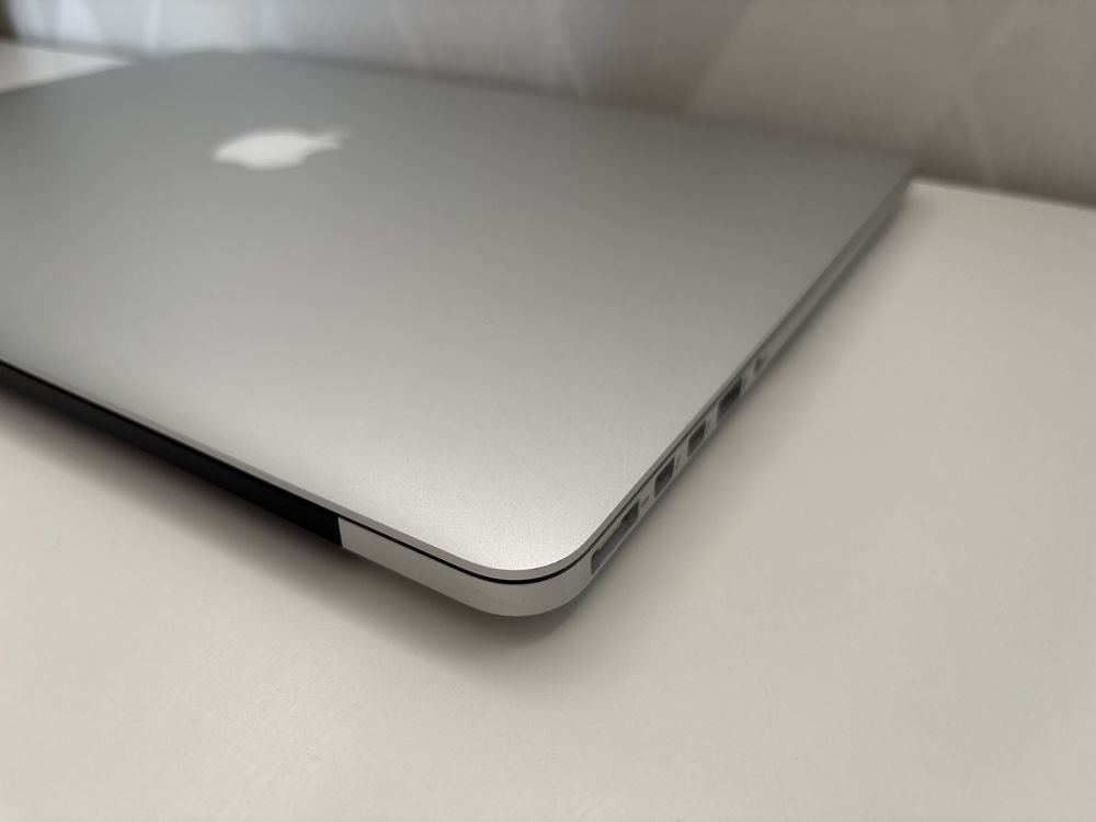Apple MacBook Pro 15” Retina i7 2.2 GHz 256 SSD świetny komputer