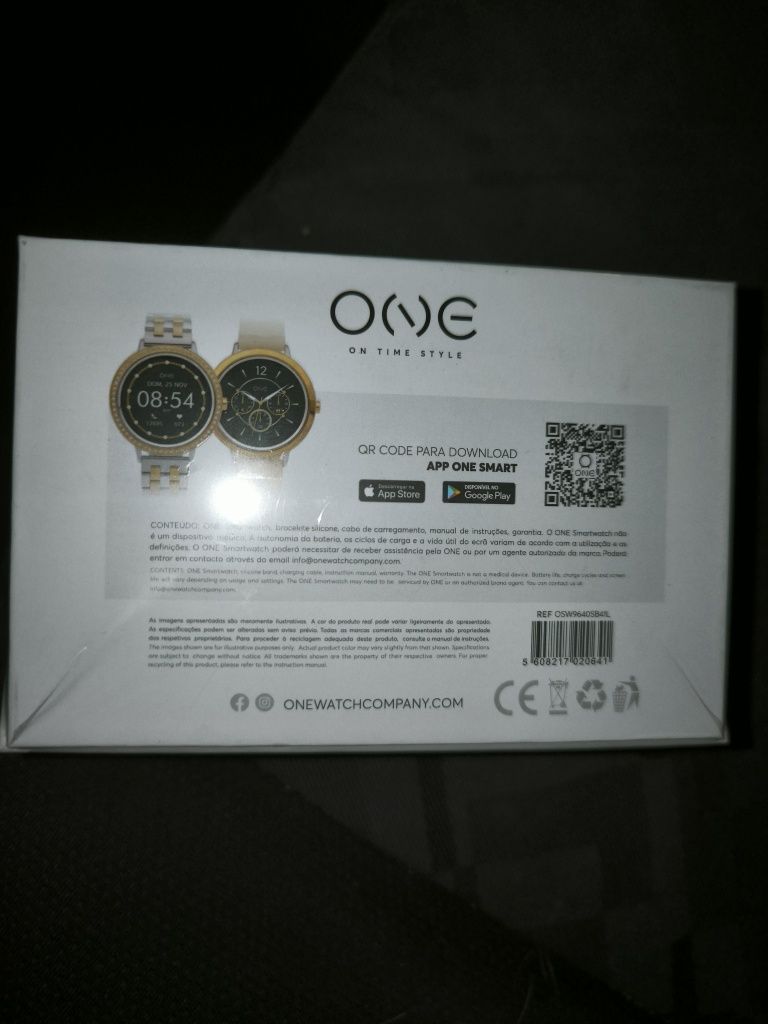 Smartwatch One conjunto com aro e bracelete trocável