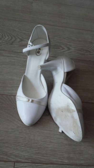 Buty ślubne 36 białe