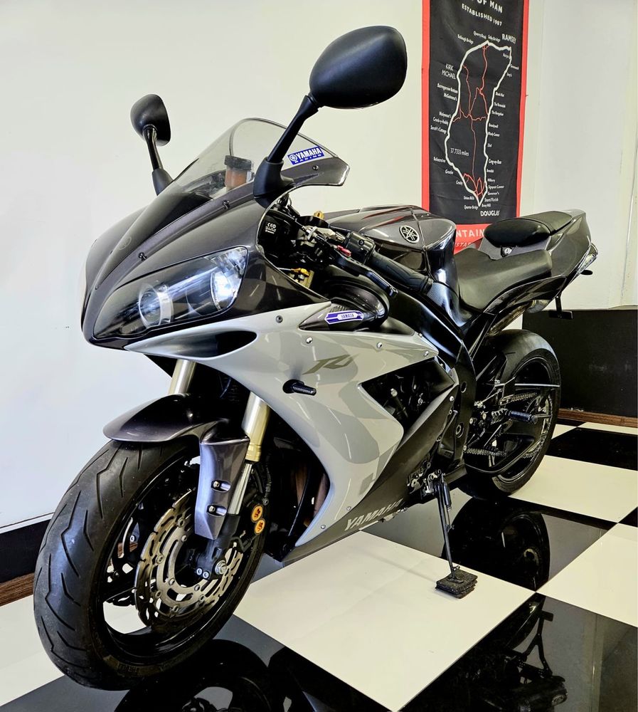Yamaha R1 RN12 r6 sport cbr zx 1000 r1 rn12