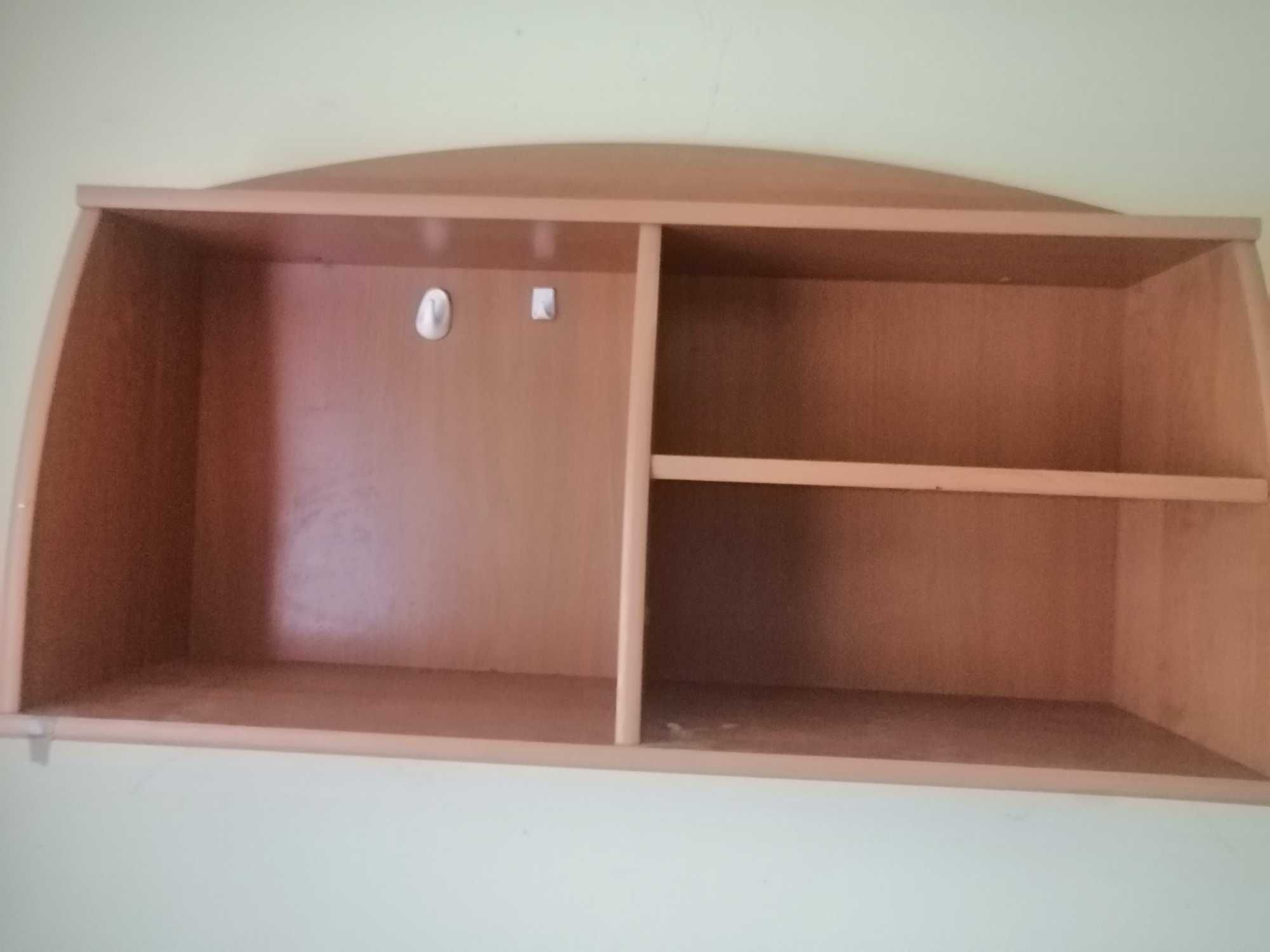 Oddam za darmo  zestaw mebli: dwa biurka, dwa fotele, szafa, tapczan