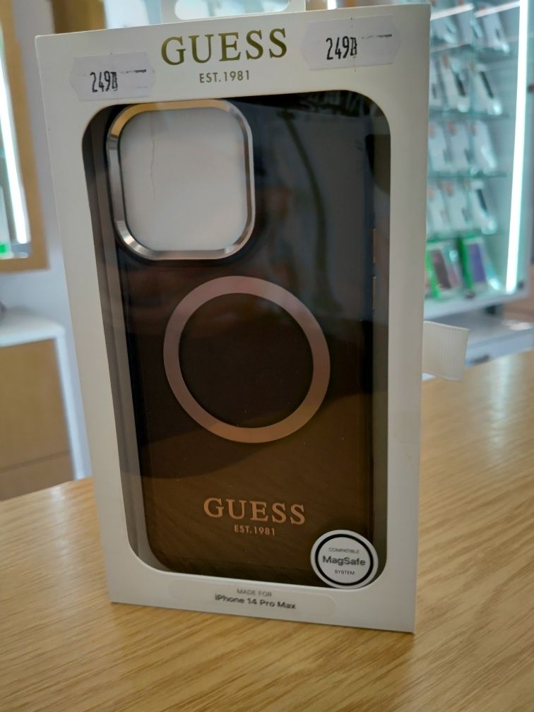 Etui Guess do iPhone 14 Pro Max - MagSafe