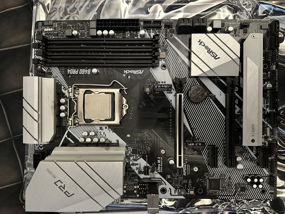 Sprzedam płytę główną B460 PRO4 wraz z procesorem i5-10400 +ram