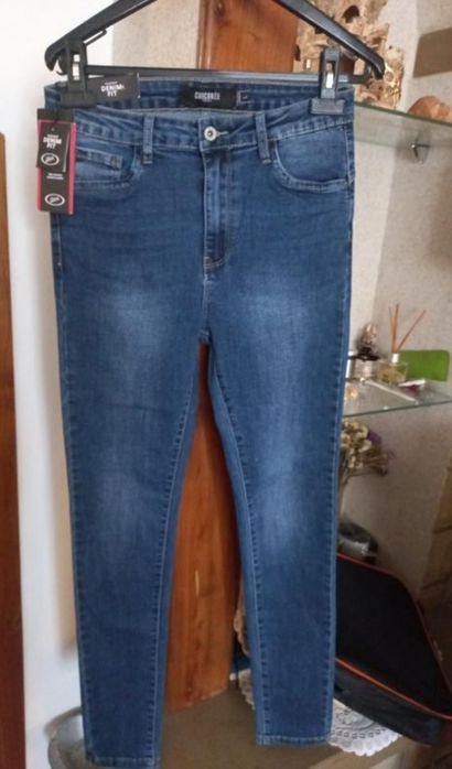 Джинси    жіночі на вибір