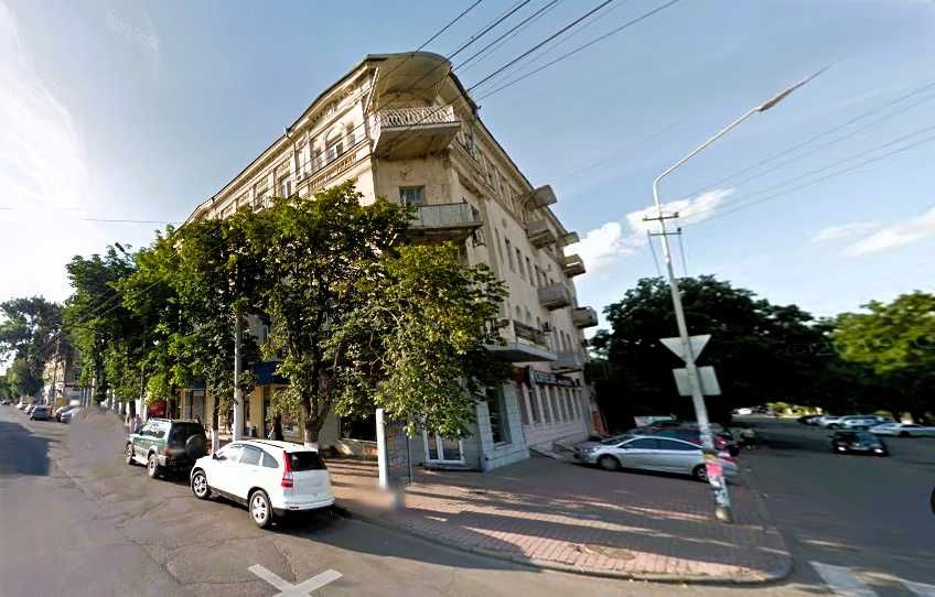 Продаж 3-кім. квартиру, Центр, пр-кт Дмитр Яворницького, парк Глоби AK