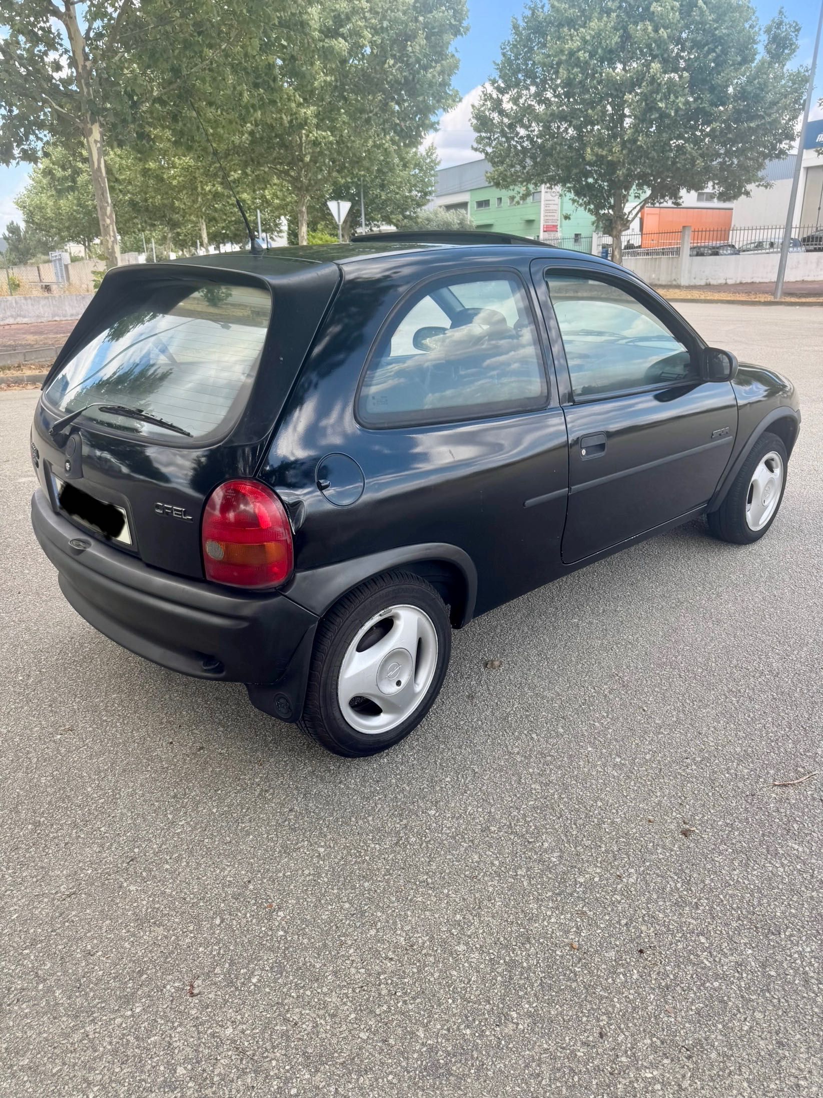 Vendo Opel corsa b sport 1.5 Td de livrete