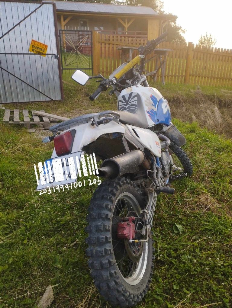 Cross Suzuki DR 650 Dakar