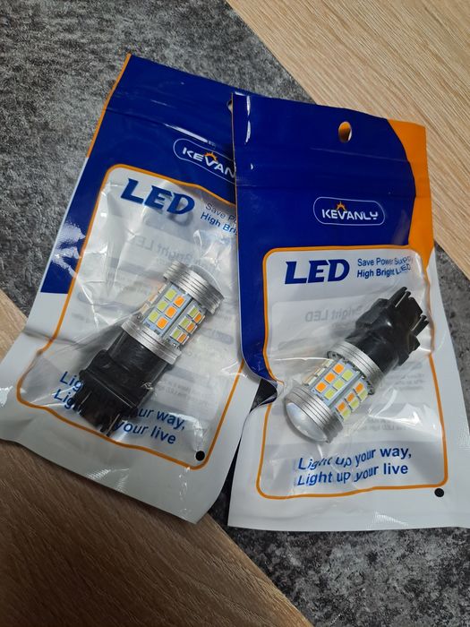 2 x Żarówki P27/7W Led 3157 biały + pomarańczowy