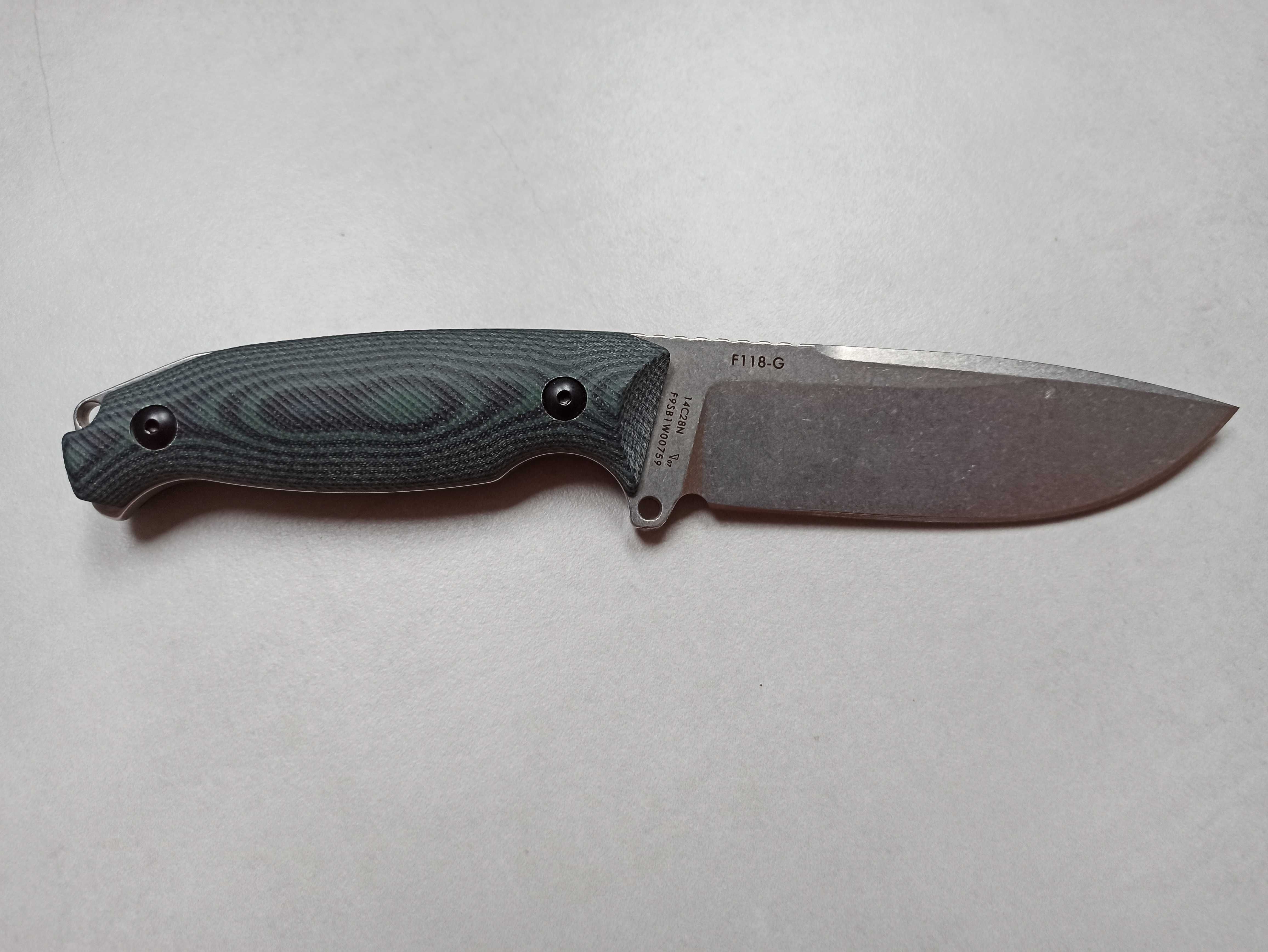 Nóż survivalowy bushcraftowy Ruike Jager F118 oliwkowo zielony