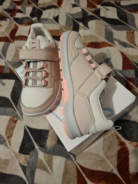 Ténis decathlon Tamanho 33 novos