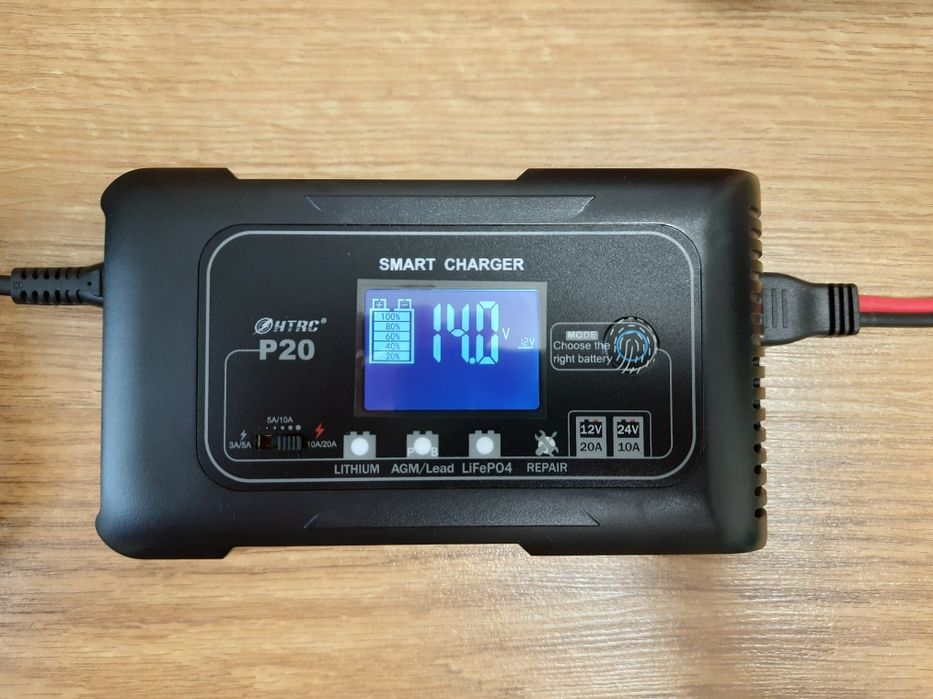 Зарядний пристрій HTRC Р20, P15 для акумуляторів 20А, 15А 12В, 24В