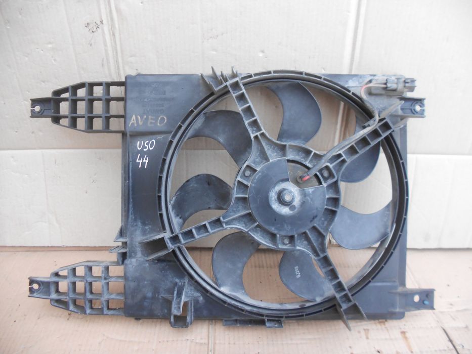 Chevrolet Aveo T250 T255 2005-11 вентилятор диффузор 96808149 в сборе