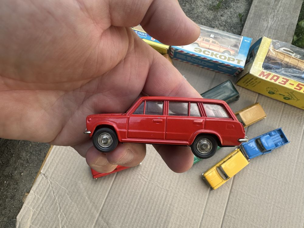 Продам моделі ссср 1/43