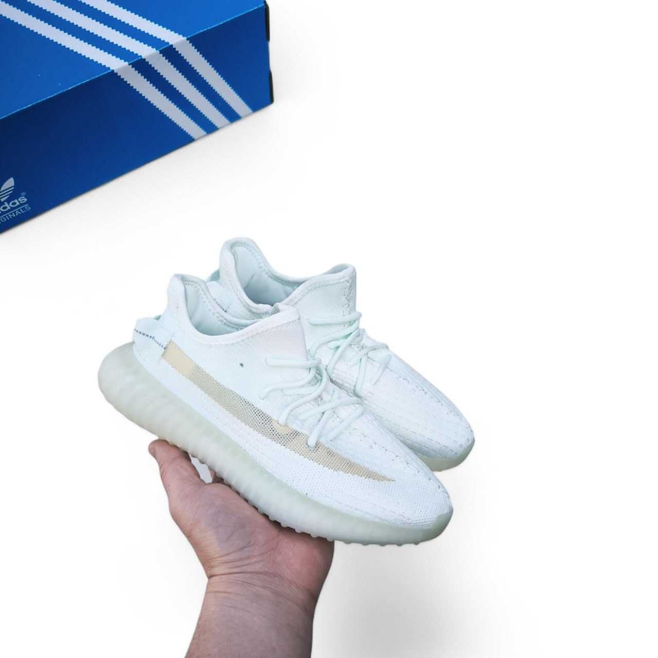 Жіночі кросівки Adidas YEEZY BOOST 350 V2 білі з м'ятним