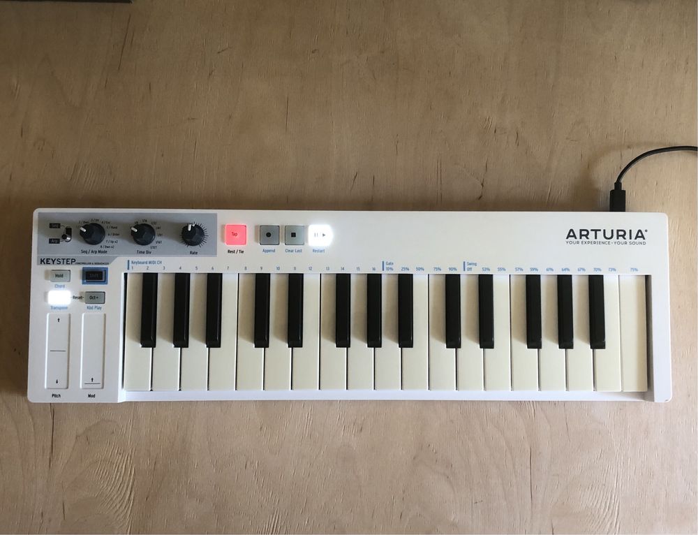 Продам midi-клавиатуру Arturia Keystep 32.