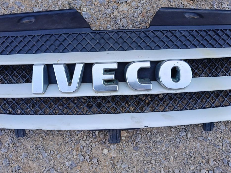 Atrapa chłodnicy Grill z Iveco Daily 3.0 Euro5 170KM z 2011 roku
