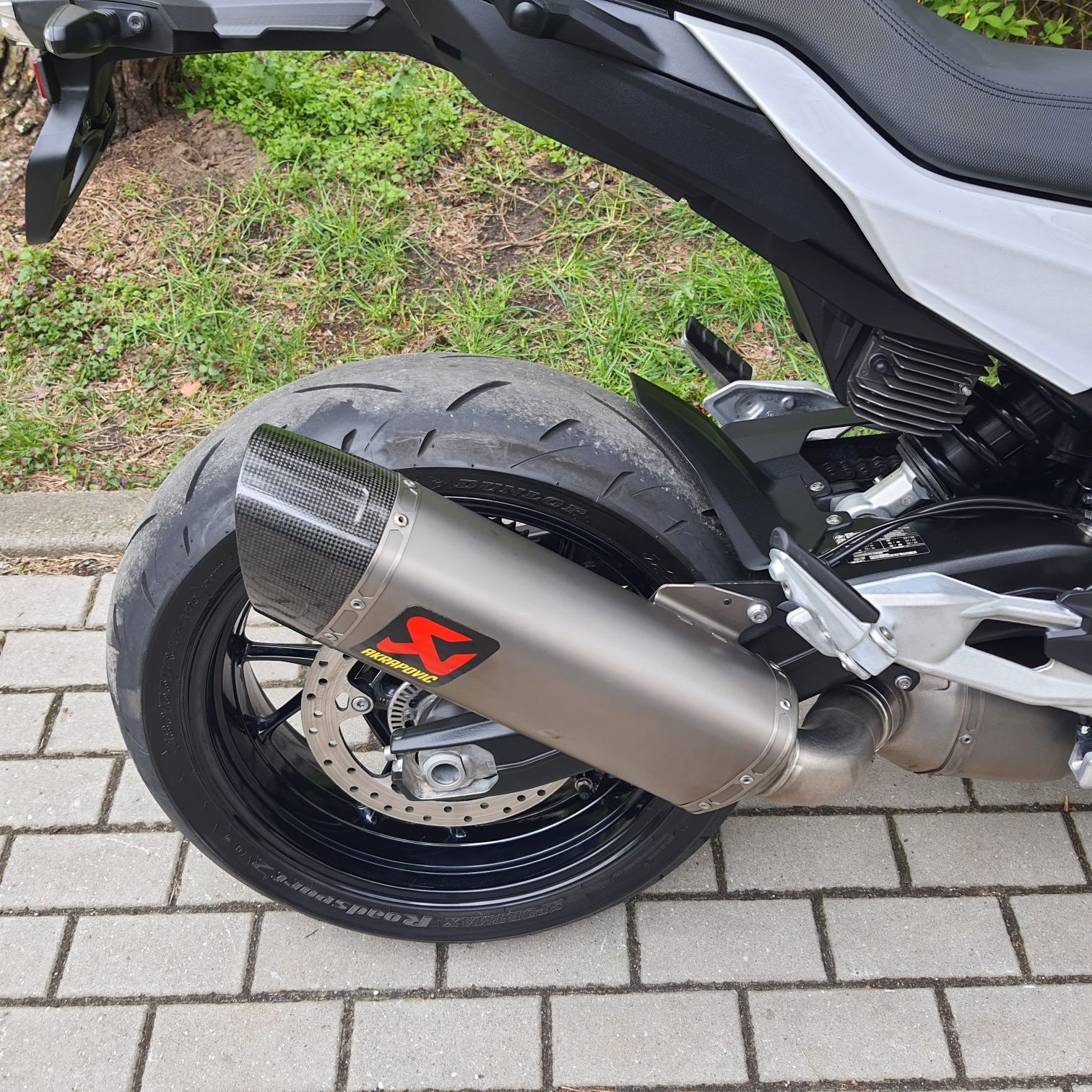 Bmw F900R z 2022 A2 Akrapowic Quickshifter