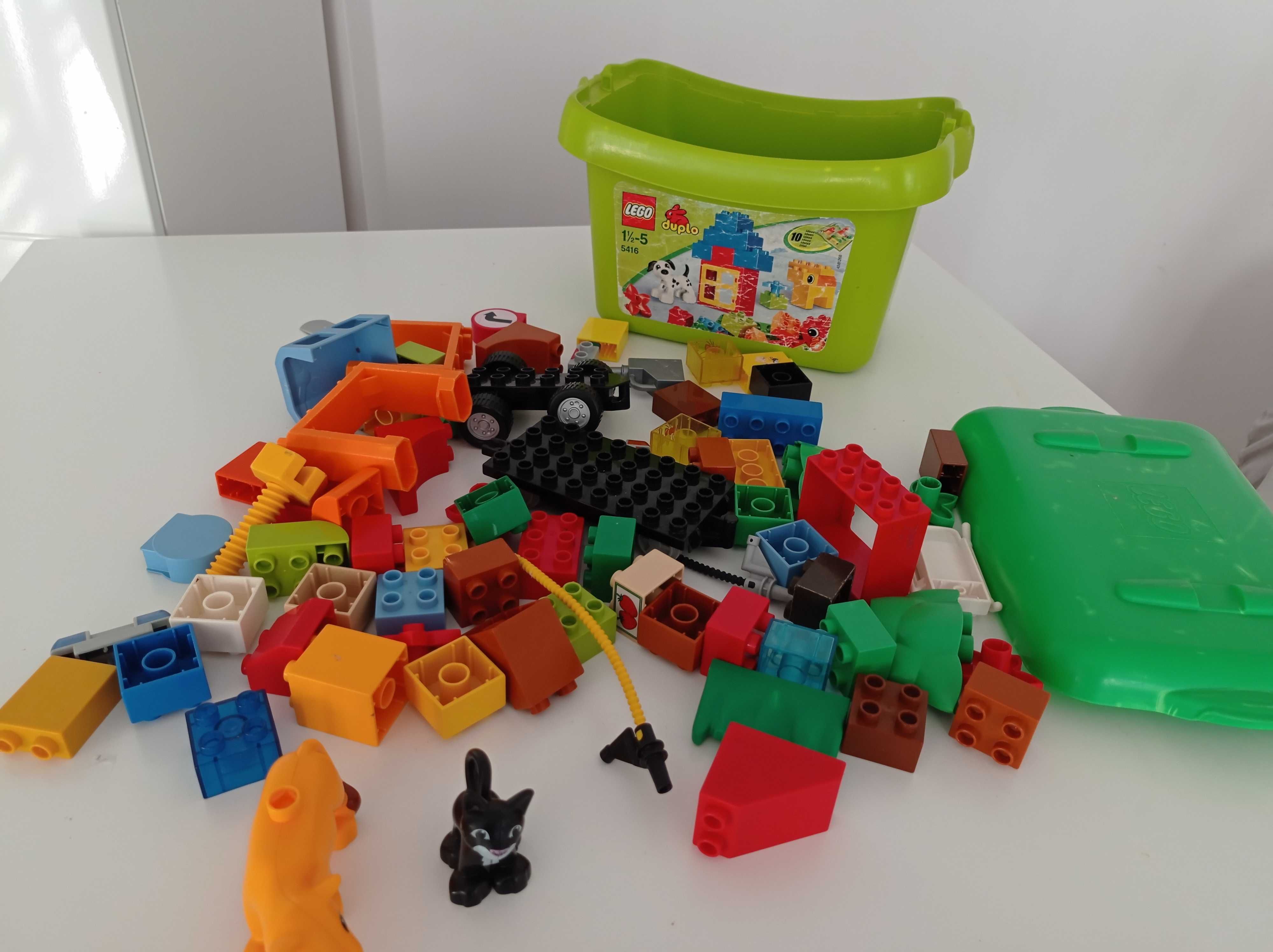 Pudełko klocków LEGO Duplo mix figurki zwierzątek, pociąg