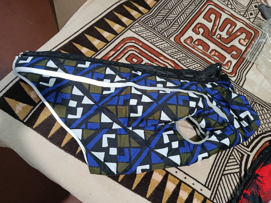 Продам куртки для собак