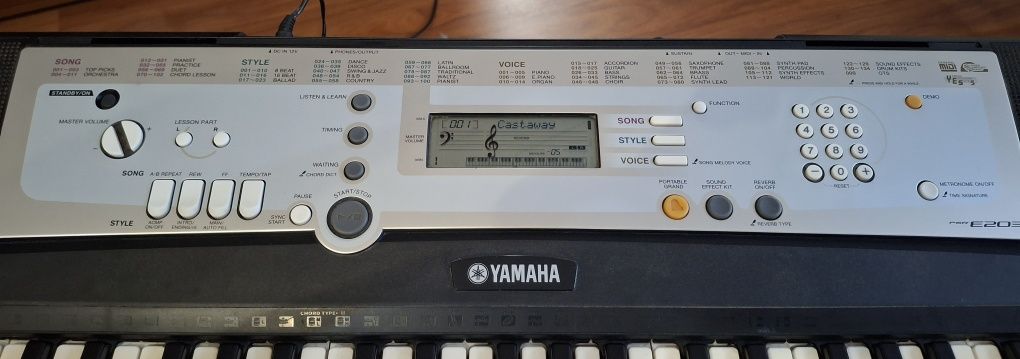 Piano Yamaha PSR E203