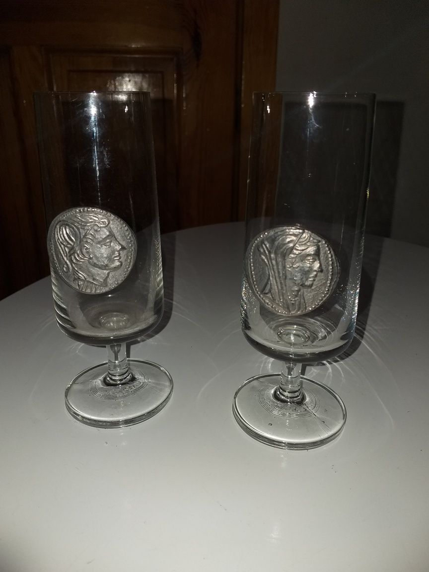 Dwa stare szklane  dizajnerskie kielichy do szampana z okresu PRL