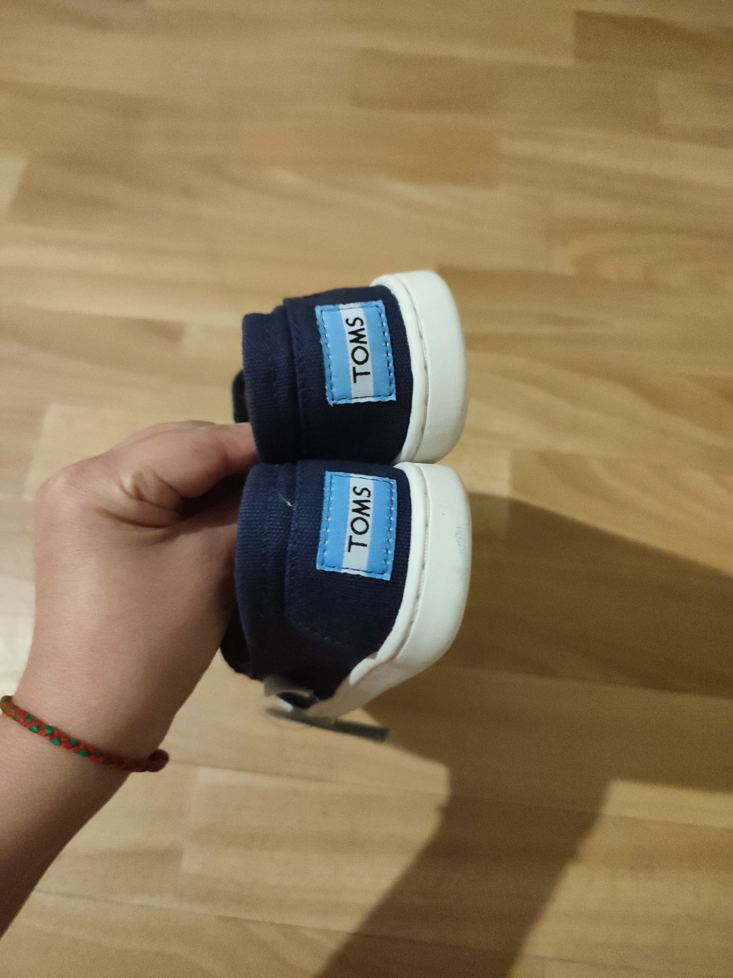 Слипоны тапочки TOMS для девочки новый