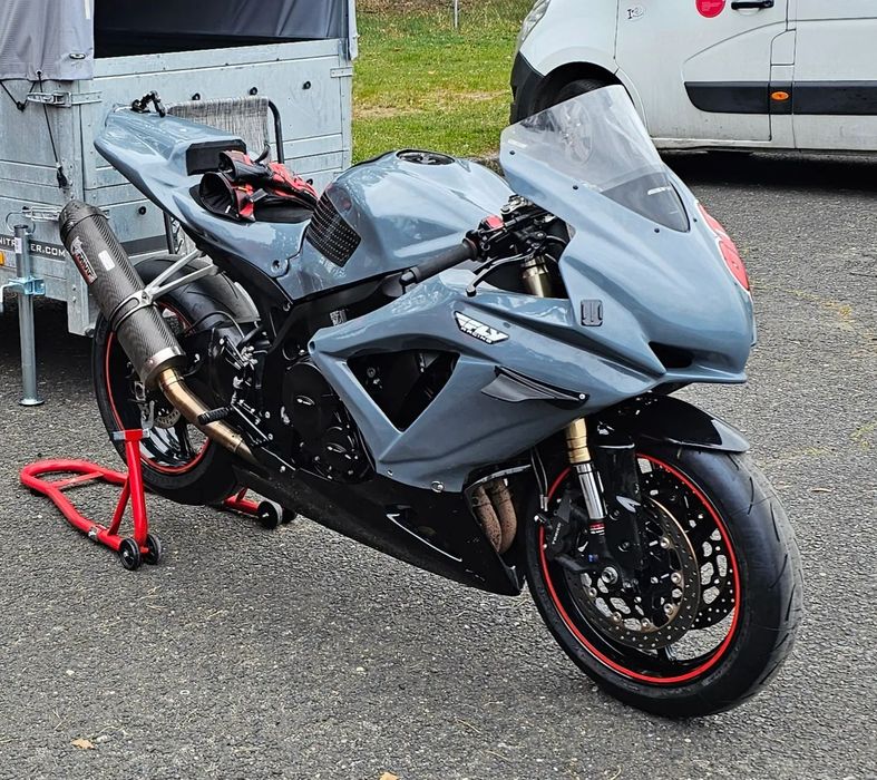 Suzuki GSX-R Suzuki GSX-R 600 K8 (wersja torowa)