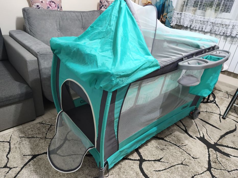 Łóżeczko turystyczne Carello 2w1 z funkcją kołyski