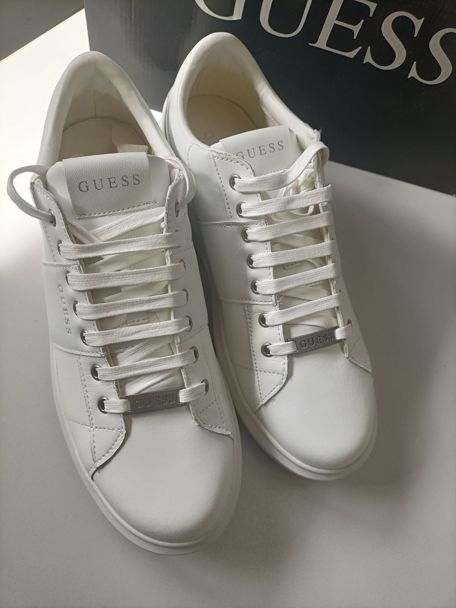 Adidasy Guess 43