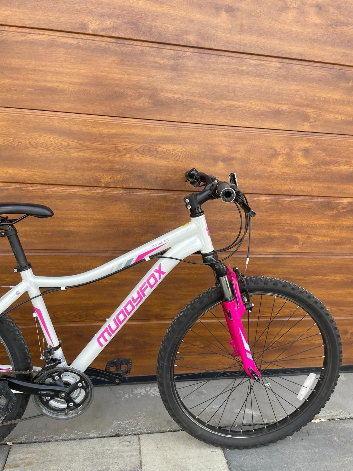 Różowy rower dla dziewczyn