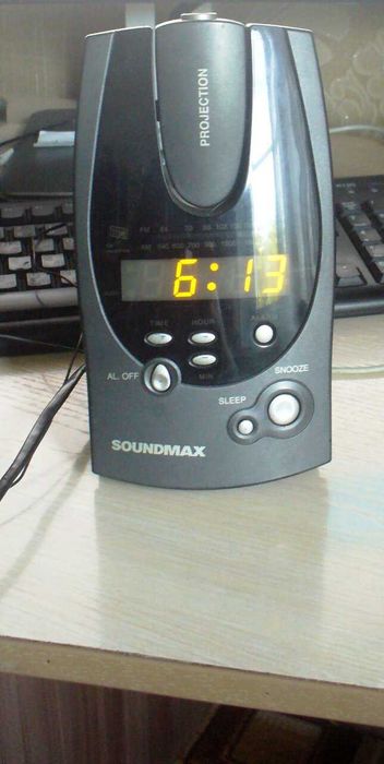 Годинник з радіо Soundmax SM-1517 + проекція часу на стелю або стіну