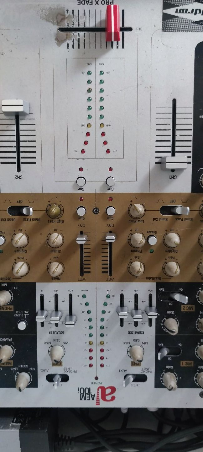 Mesa Mistura Scratch AeM 100i - com Eeitos analógicos