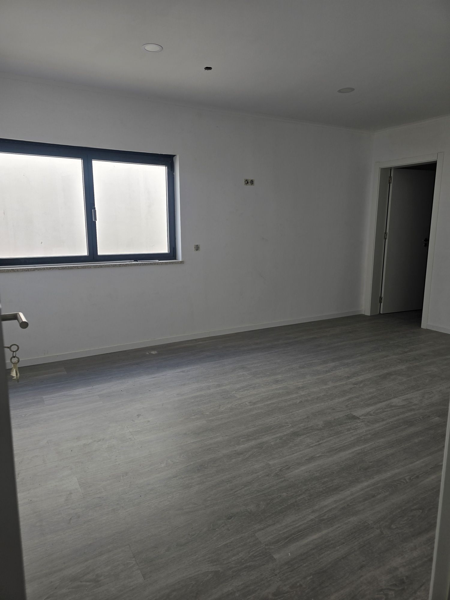 Vende-se Andar Moradia