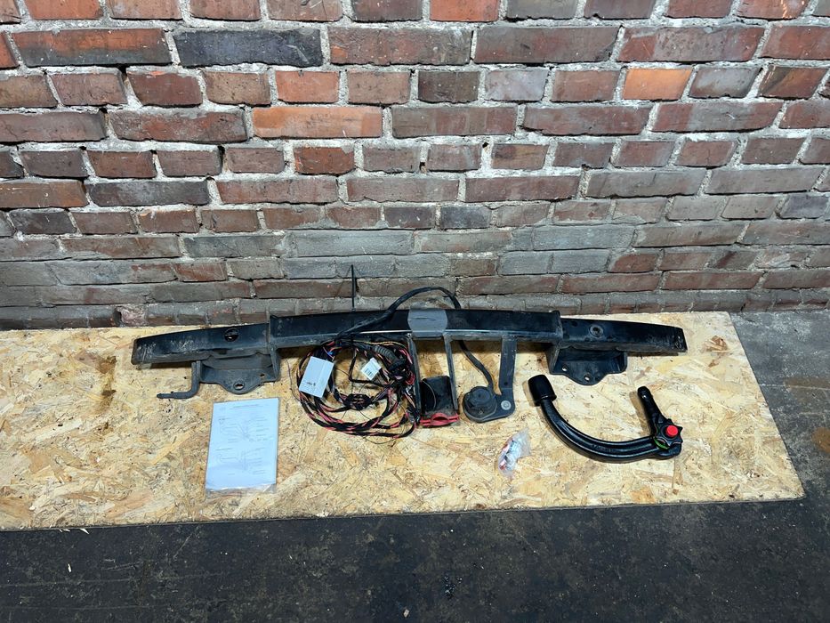 BMW 3 E90 E91 Hak holowniczy ze zdejmowanym zaczepem