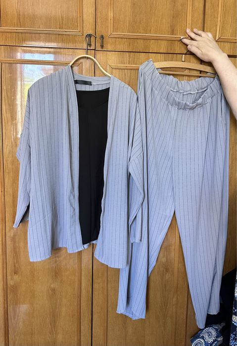 Костюм 54-60 весна лето тройка