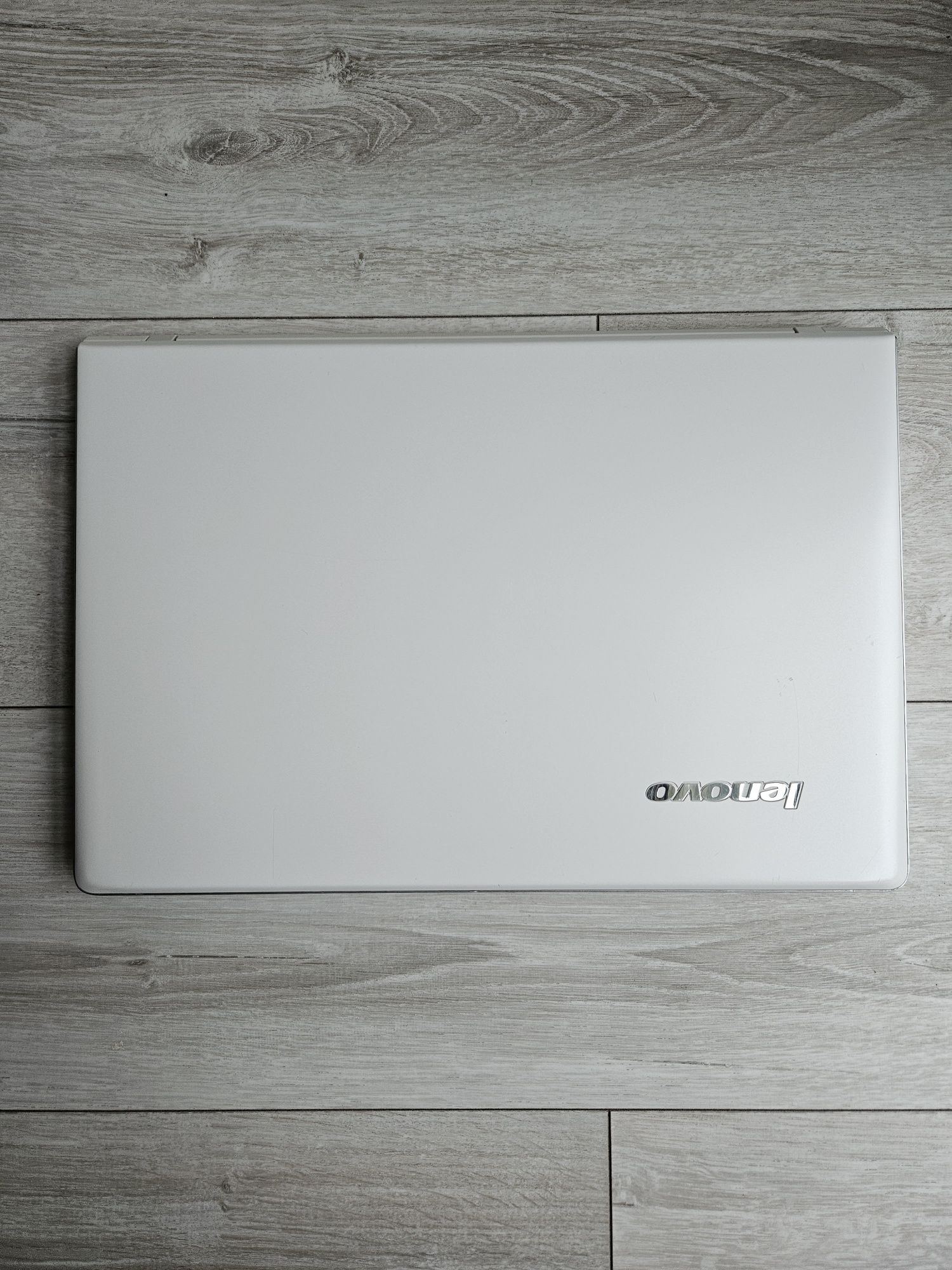 Laptop Lenovo z51-70 (biały, Windows 11)