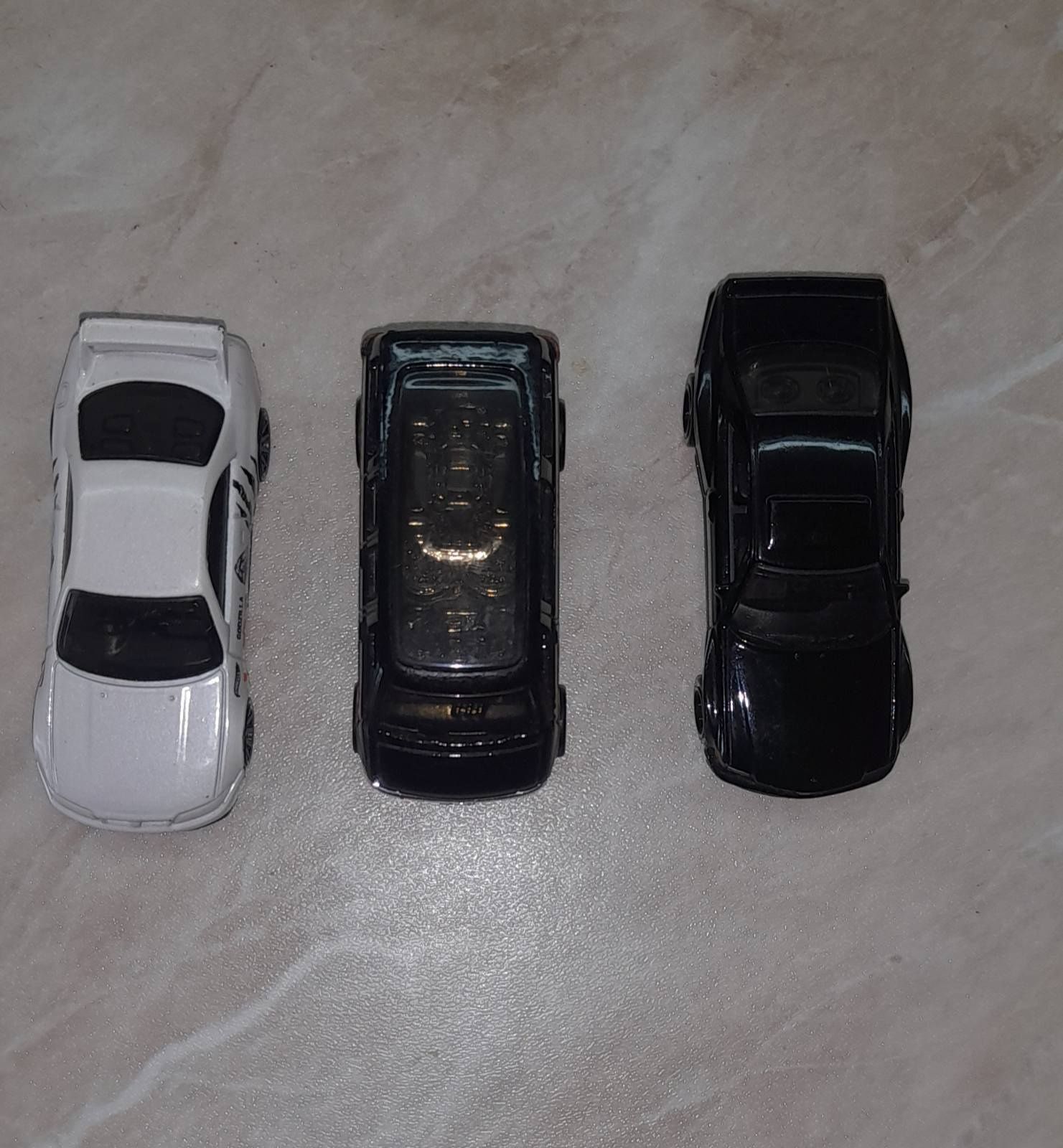 Продам машинки Hotwheels+подарунок