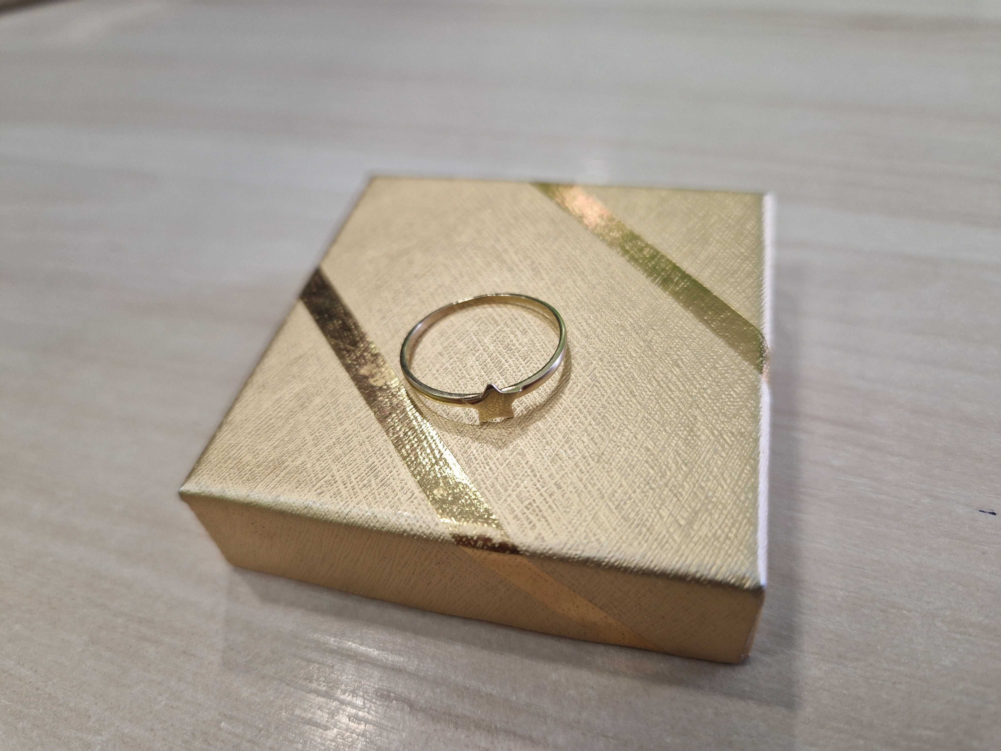 Nowy złoty pierścionek gwiazdeczka PR 585