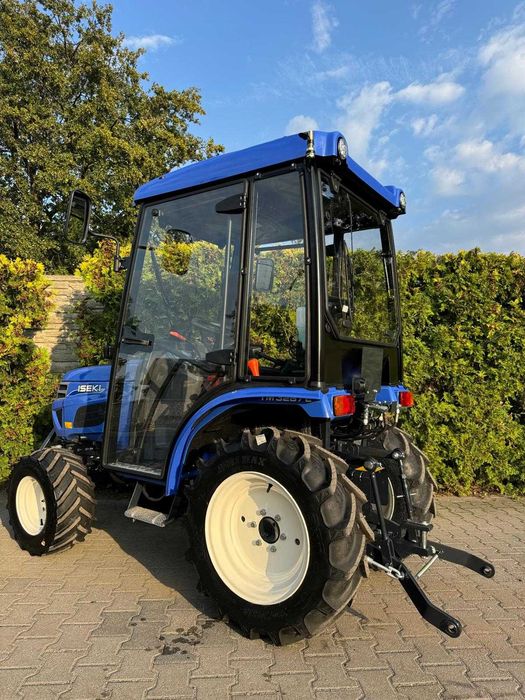 Traktor komunalny ISEKI TM3267AL ECO z ogrzewaną kabiną i przednim TUZ
